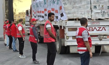Ajuda humanitária começa a entrar em Gaza a partir do Egito