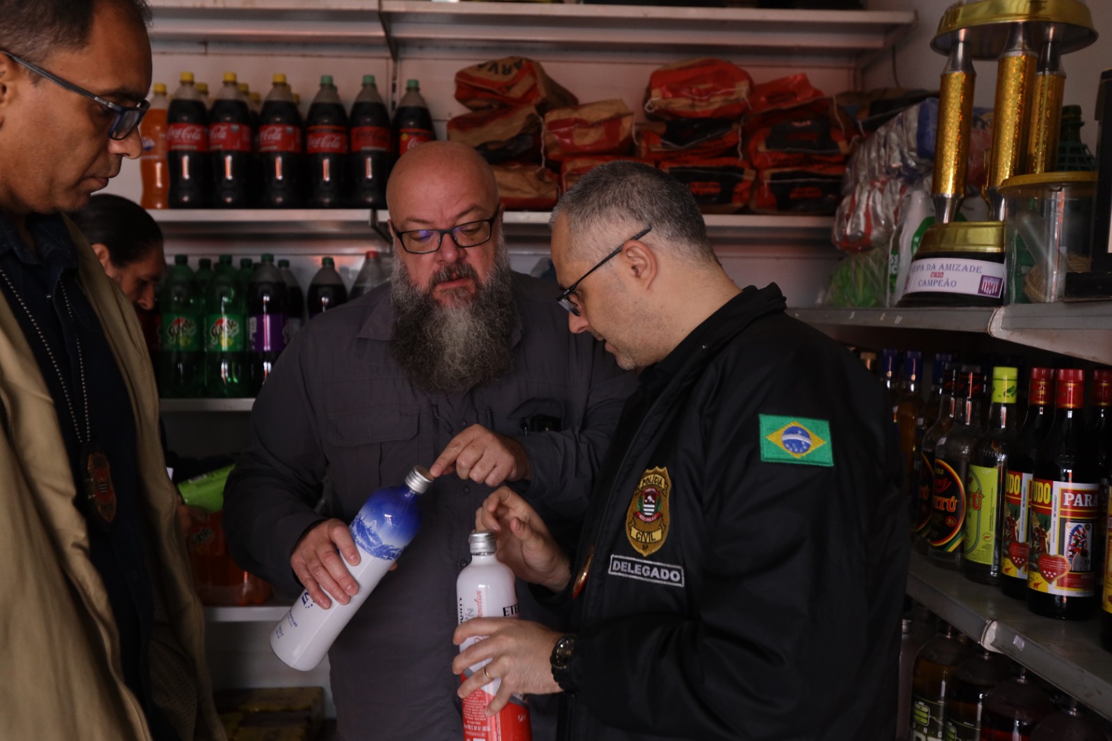 Prefeitura de Guararema e Polícia Civil realizam operação contra bebidas adulteradas
