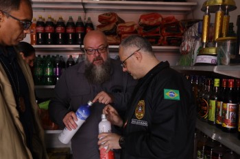 Prefeitura de Guararema e Polícia Civil realizam operação contra bebidas adulteradas