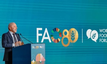 "Antes tarde do que nunca", diz Lula sobre fim do conflito em Gaza