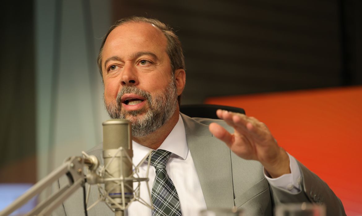 Apagão: ministro diz que houve problema em infraestrutura