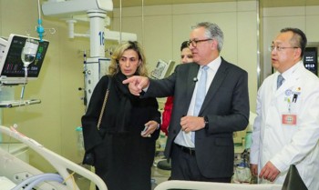 Padilha visita hospital inteligente na China