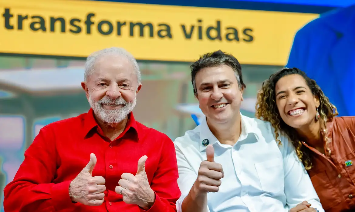 Professor pode pedir Carteira Nacional Docente a partir de amanhã