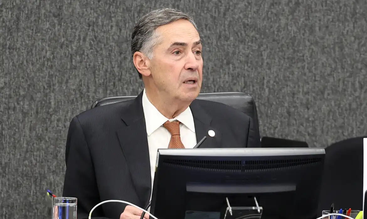 Barroso recebe alta médica após ser internado em Brasília