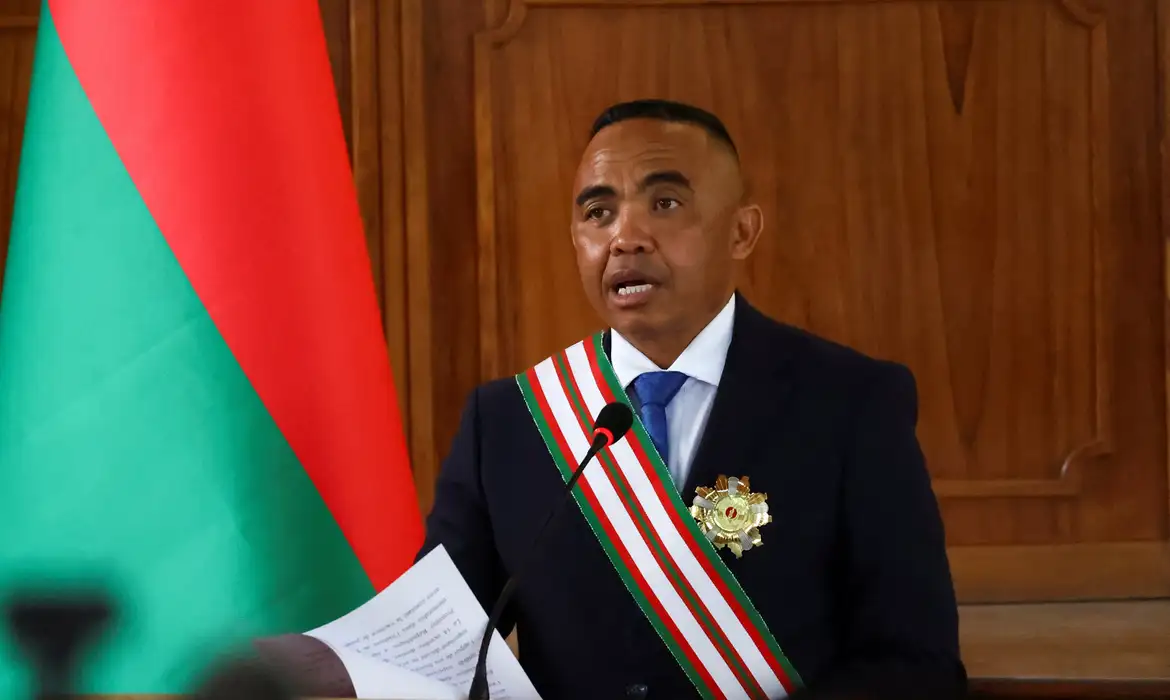 Líder do golpe de Estado em Madagascar toma posse como presidente