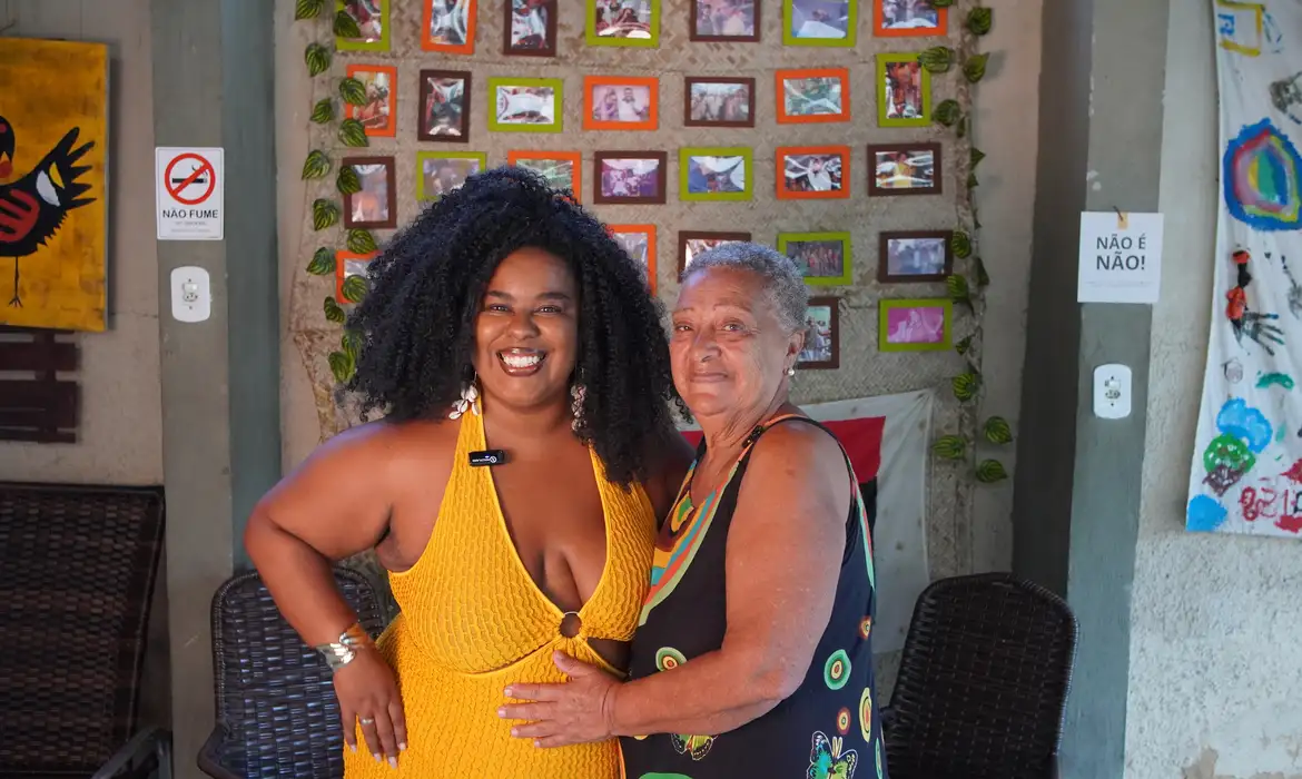 Avós da Comunidade dá voz aos griôs das periferias do Rio de Janeiro