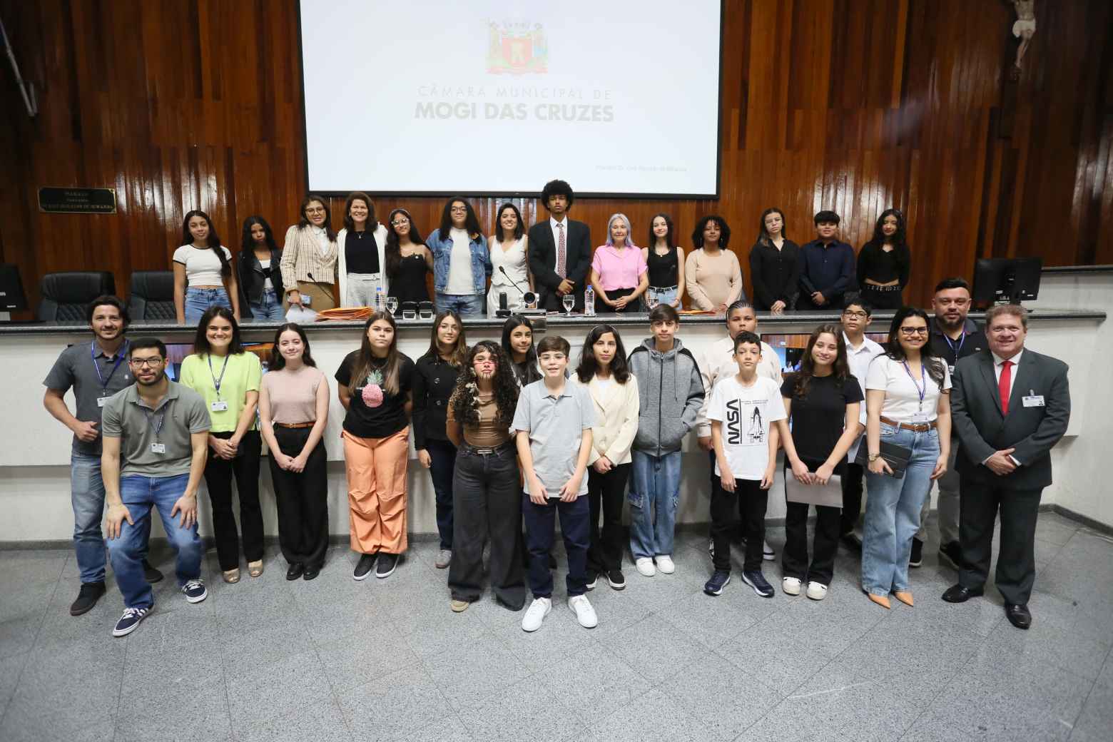 Alunos do Ensino Fundamental II realizam sessão do “Parlamento Estudantil 2025”