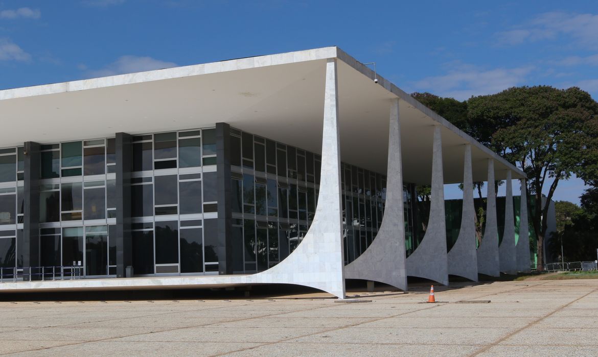 STF tem 2 votos para manter desativado sistema de controle de bebidas