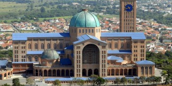 Homenagens à Nossa Senhora Aparecida voltam a ser presenciais