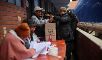 Bolívia tem eleição presidencial neste domingo