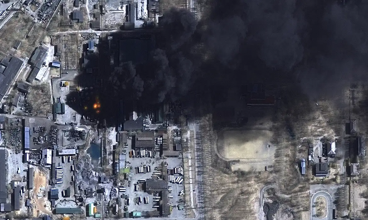 Bombardeio russo deixa centenas de milhares de ucranianos sem luz