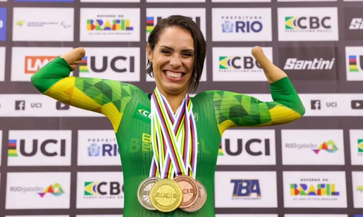 Sabrina Custódia conquista prata e fecha Mundial com quatro medalhas