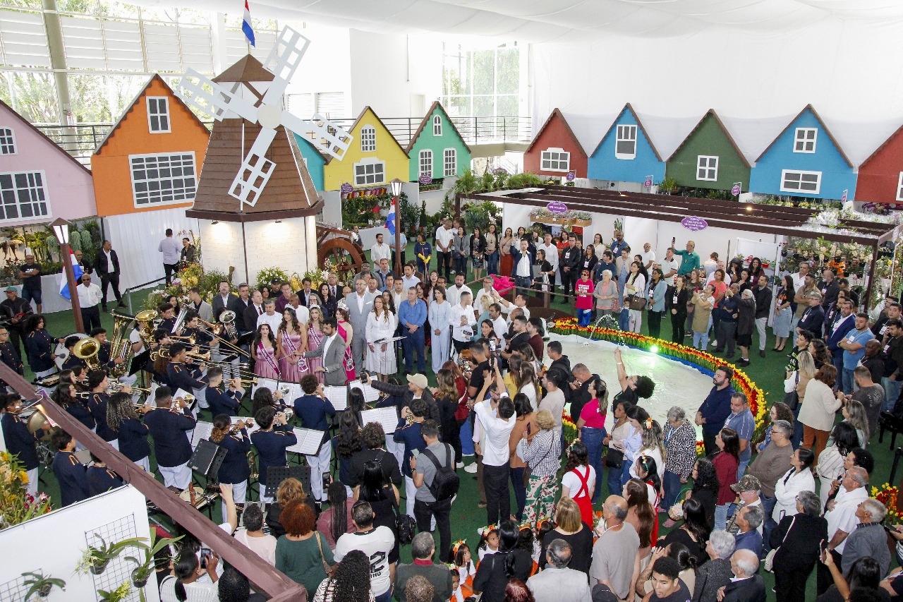 Tradição e encanto marcam a abertura da Orquídea Fest Poá 2025