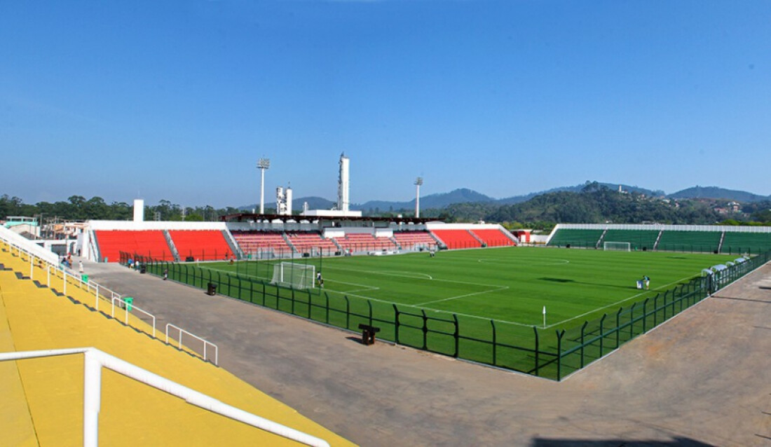 Outubro Rosa: Nogueirão sedia amistoso de futebol feminino entre União/Mogi e SPFC 