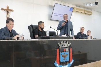 Secretaria de Desenvolvimento Econômico presta contas na Câmara de Suzano
