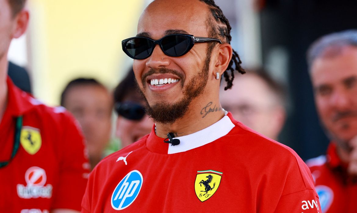 Hamilton aconselha dupla da McLaren a ser implacável contra Verstappen