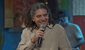 Marcos Sacramento reverencia bambas do Estácio no Samba na Gamboa