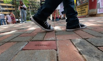 Calçadão em SP homenageia personalidades que lutaram pela democracia
