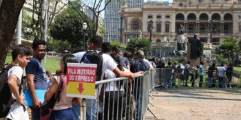Taxa de desemprego de 8,5% é a menor para abril desde 2015, diz IBGE