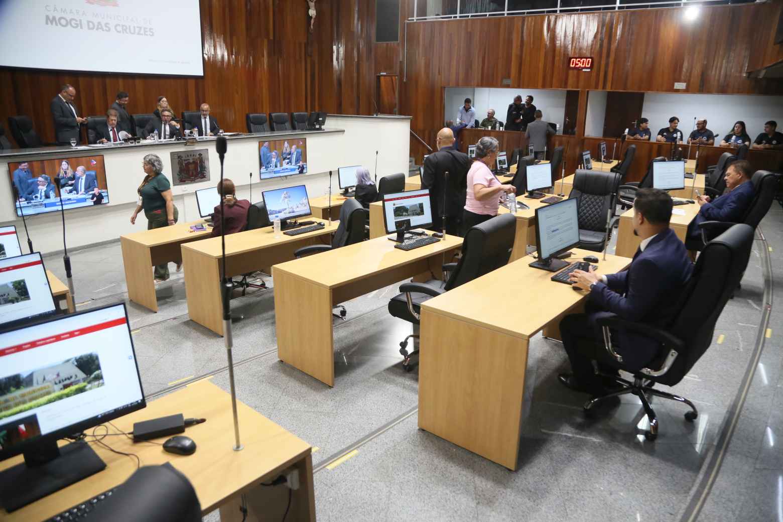 Câmara aprova projeto que proíbe cigarros eletrônicos em locais públicos e privados