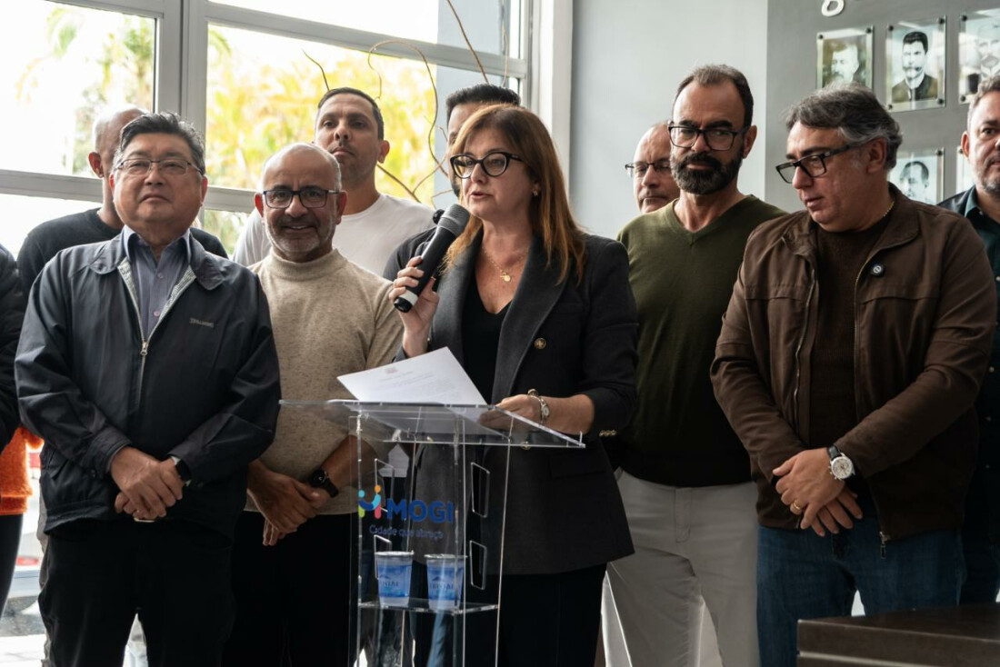 Ato na Prefeitura de Mogi une lideranças contra cobrança do pedágio