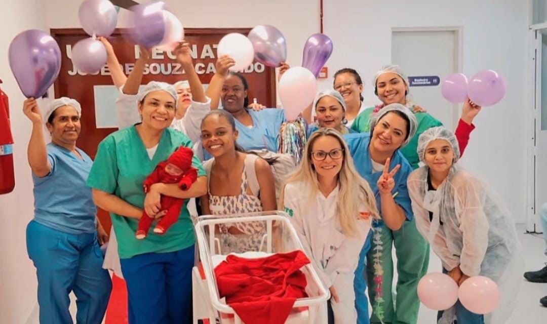Prematuro recebe alta após 83 dias na UTI do Hospital e Maternidade de Suzano