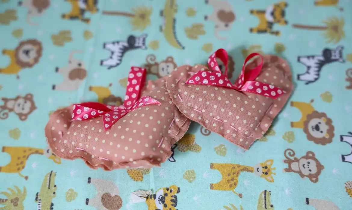 Outubro do luto materno e parental reivindica atendimento humanizado