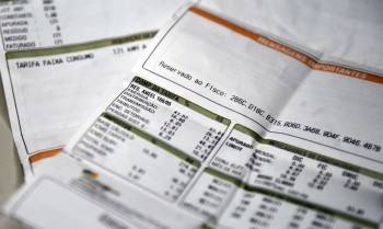 Aneel mantém bandeira para vermelha 1 na conta de luz em novembro