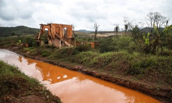Doce Amargo faz reportagem em quadrinhos sobre desastre em Mariana