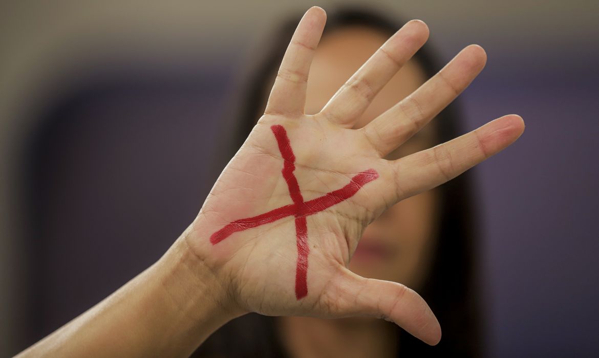 Mulheres vítimas de violência têm canal de atendimento na COP30