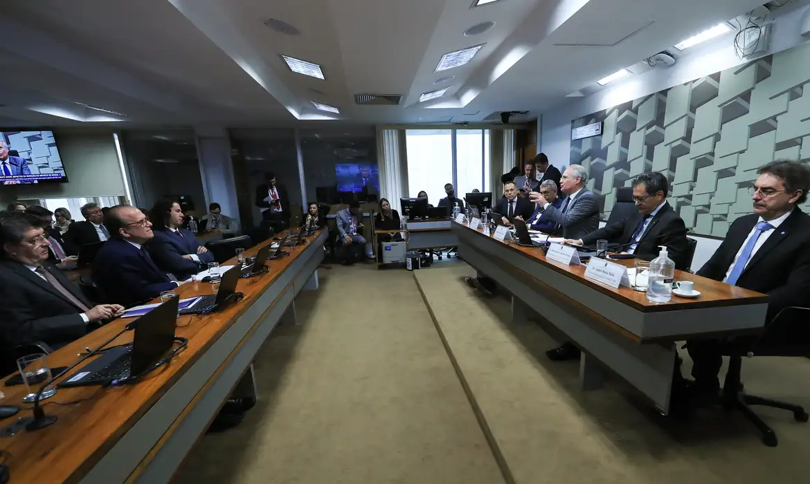 Comissão do Senado aprova isenção do IR para quem ganha até RS 5 mil