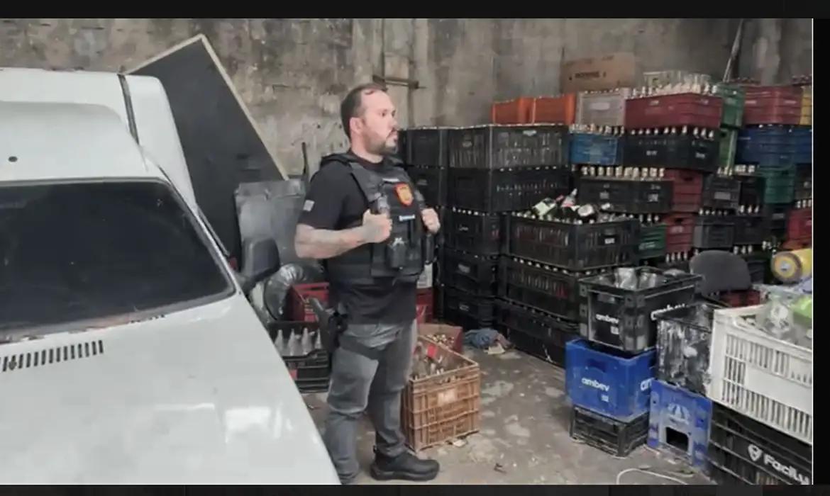 Polícia de SP faz operação contra comércio de bebidas adulteradas
