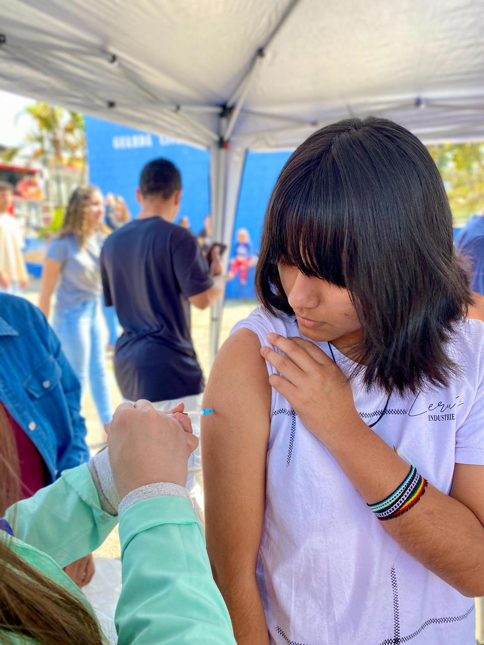 Itaquá realiza nova edição do Saúde Itinerante com vacinação e testagem 