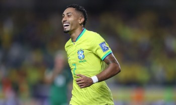 Brasileiro Raphinha é finalista do prêmio de melhor do mundo da Fifa