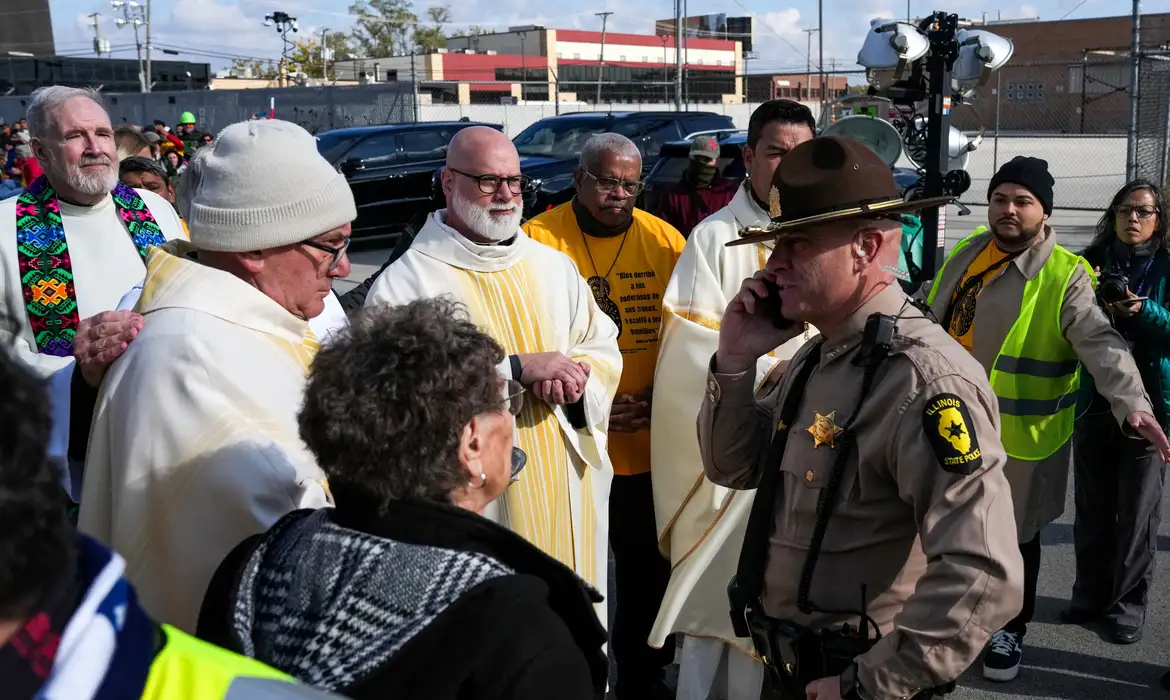 Crítica do papa a Trump encoraja católicos dos EUA a ajudar imigrantes