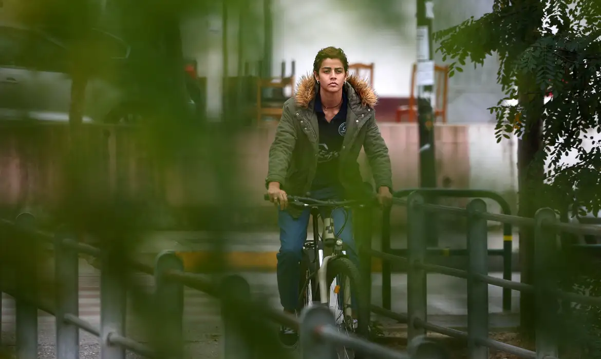 Albânia suspende atleta brasileira de vôlei após queixas sobre gênero