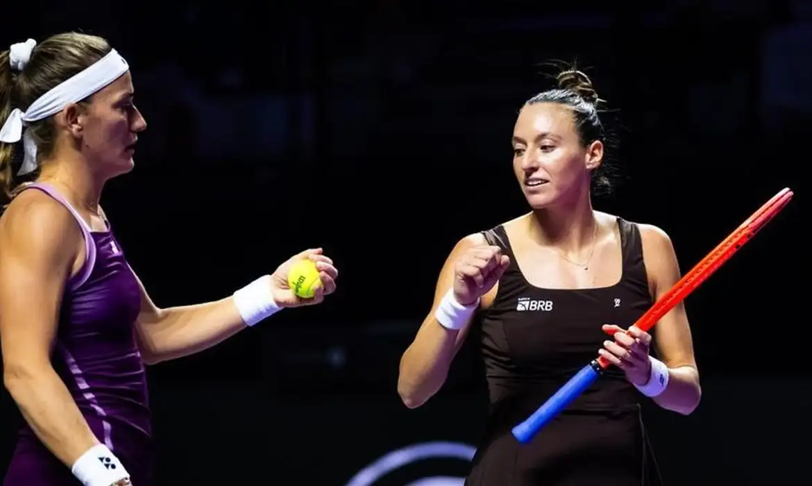 Stefani e Babos perdem na decisão e ficam com o vice no WTA Finals