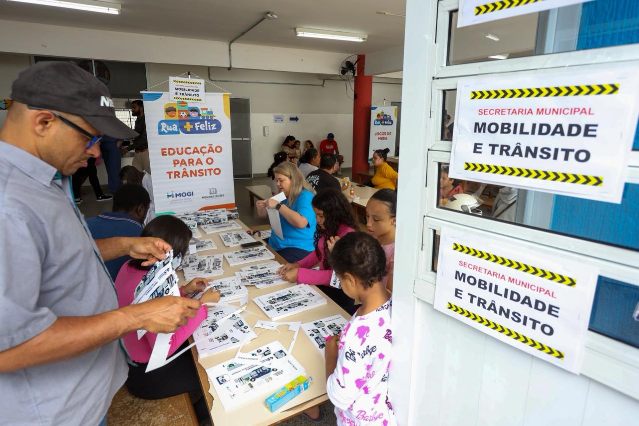 Rua Mais Feliz reúne 1,2 mil pessoas no Botujuru