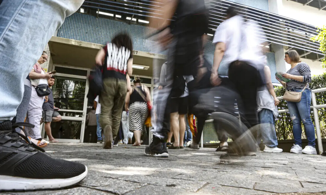 Enem 2025: 4,8 milhões participam do 1° dia de provas neste domingo