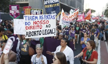 Ataque a aborto legal espalha "pânico moral", diz dirigente do Conanda