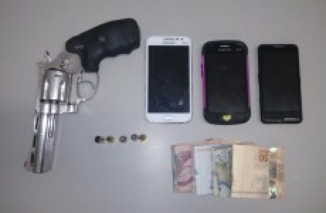 Quatro são detidos por assalto à pizzaria