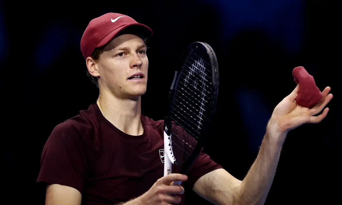 Djokovic diz que controvérsia sobre doping de Sinner continuará