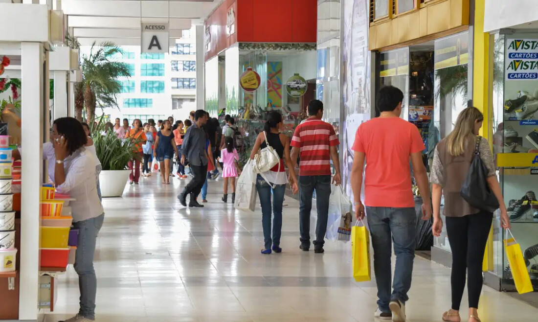Vendas no comércio caem 0,3% em setembro; quinta queda em seis meses
