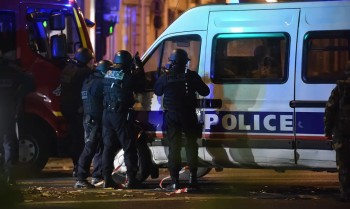 França homenageia vítimas dos ataques mortais em Paris há 10 anos