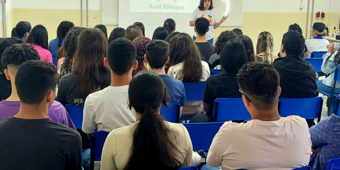 Soul Bilíngue seleciona jovens para programa de inglês que dá bolsa de estudos no exterior