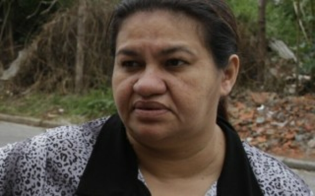 Asfalto desbarrancando traz perigo em bairro