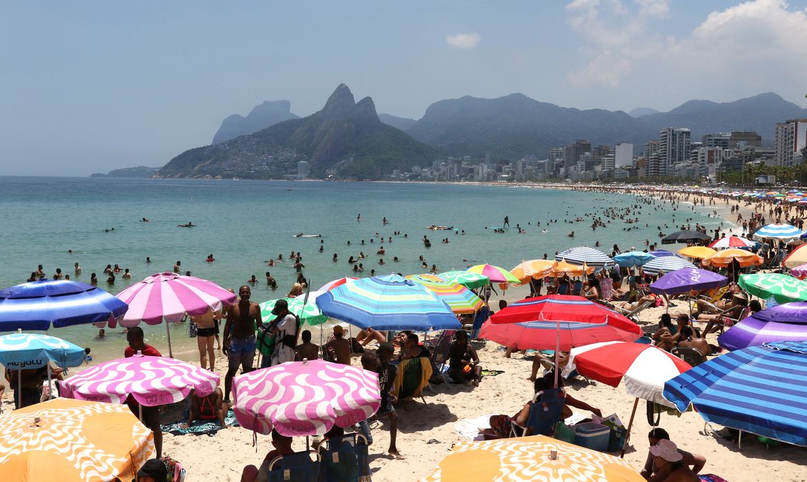 Rio de Janeiro bate recorde de turistas internacionais em 2025