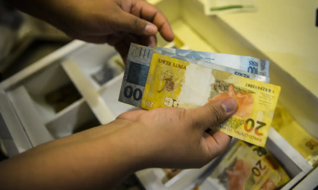 Lote extra de R$ 156,4 milhões do abono salarial será pago hoje