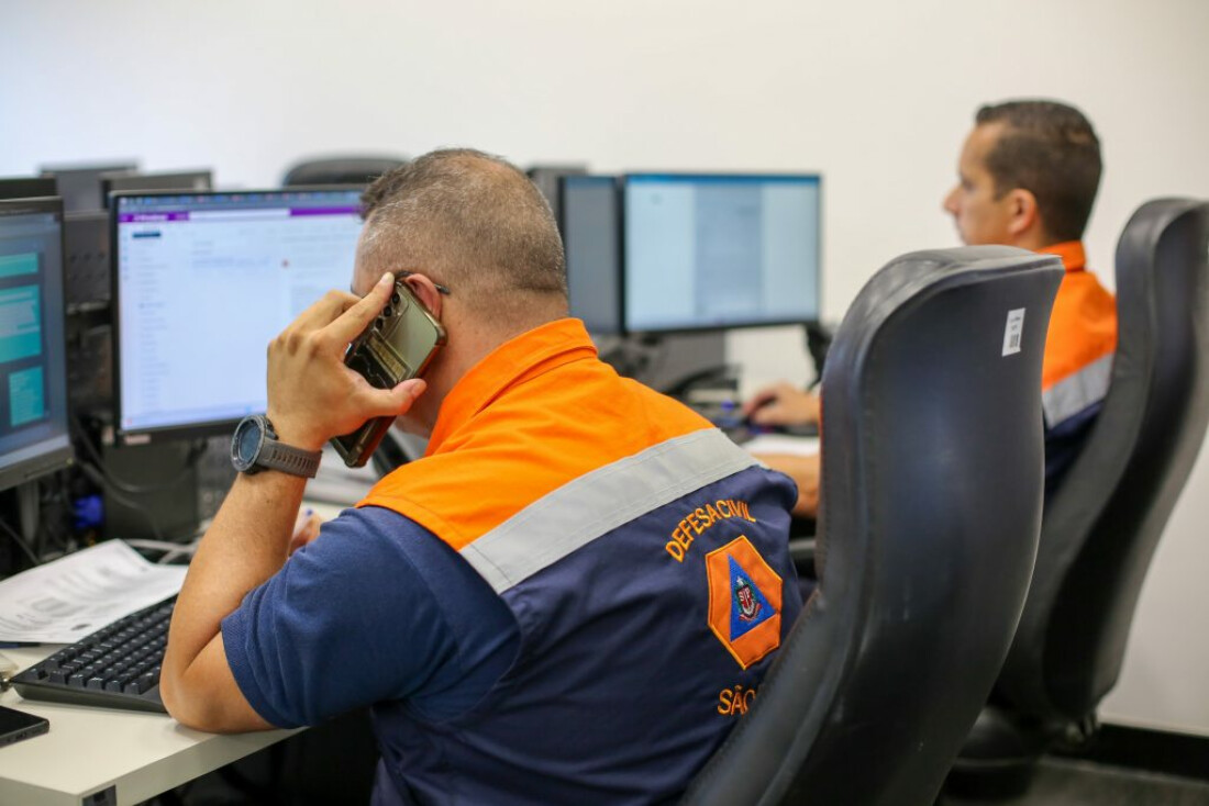 Defesa Civil alerta para chuvas fortes, raios e ventos a partir de domingo (16) 