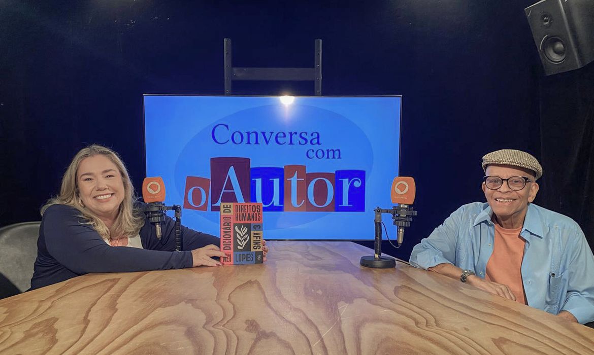 Conversa com o Autor entrevista escritor e compositor Nei Lopes